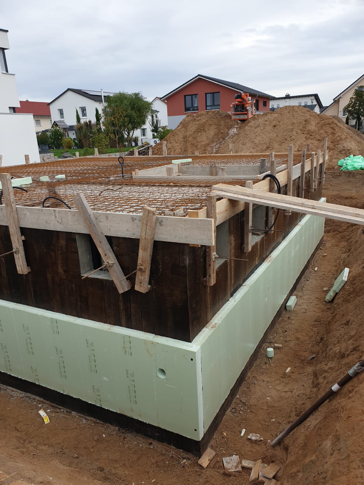 Die erste Decke ist drauf!