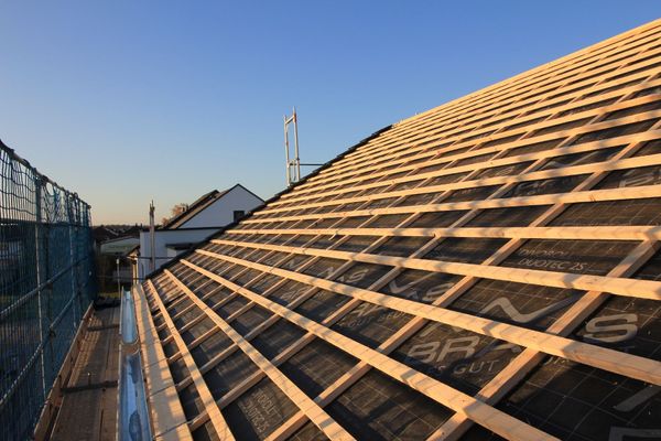 Der Winter kann kommen, das Dach ist zu!